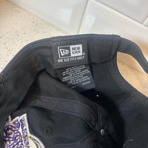 Black and purple Los Angeles Lakers hat - Picture 5 of 5